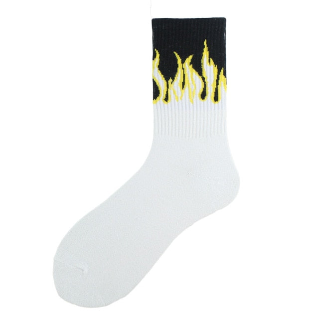 chaussette taille moyenne avec des flammes